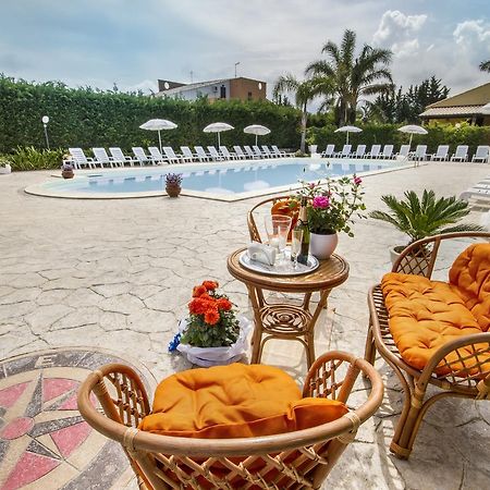 Case Vacanze Paradise Beach Vicino Cefalu Piscina Aperta Campofelice Di Roccella Buitenkant foto