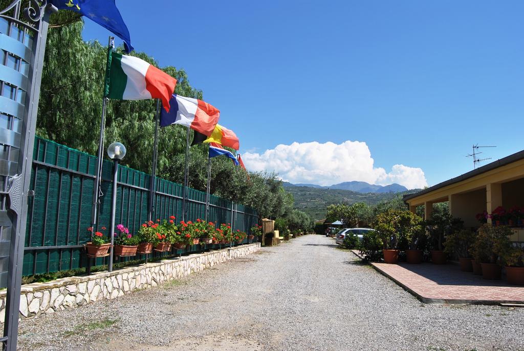 Case Vacanze Paradise Beach Vicino Cefalu Piscina Aperta Campofelice Di Roccella Buitenkant foto