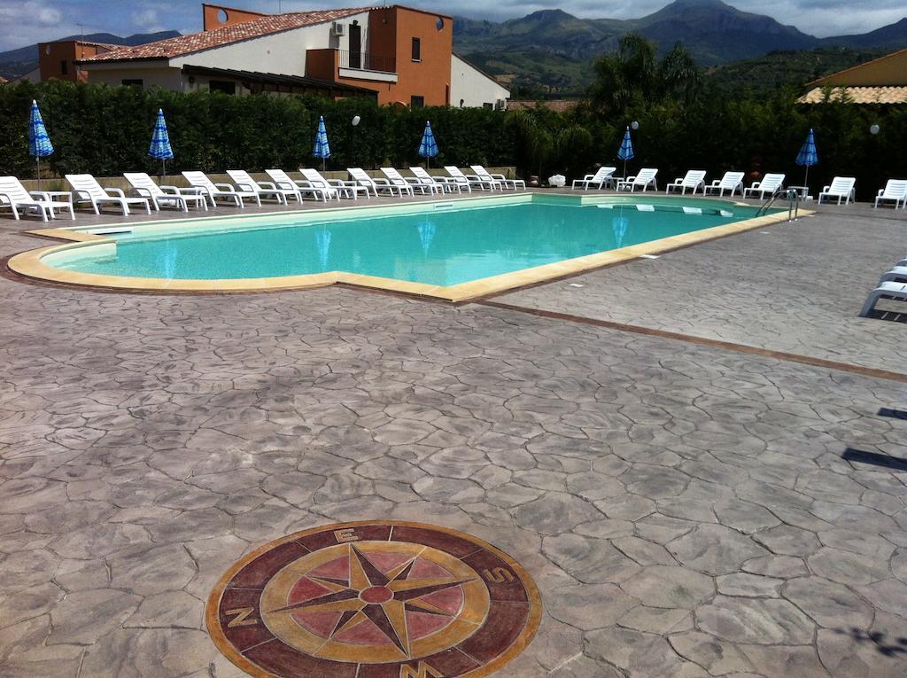 Case Vacanze Paradise Beach Vicino Cefalu Piscina Aperta Campofelice Di Roccella Kamer foto
