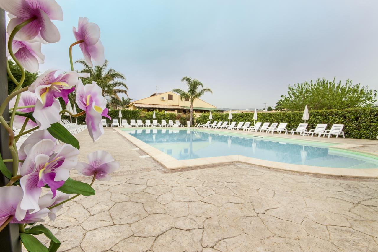 Case Vacanze Paradise Beach Vicino Cefalu Piscina Aperta Campofelice Di Roccella Buitenkant foto